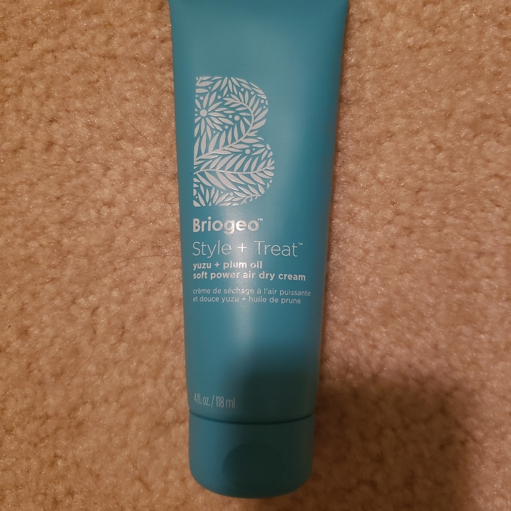 Briogeo Style + Treat - Yuzu + Plum Oil - Soft Power Air Dry Cream